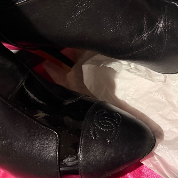 Chanel Black Ankle Boots with Quilted Detailing - Picture 4 of 10